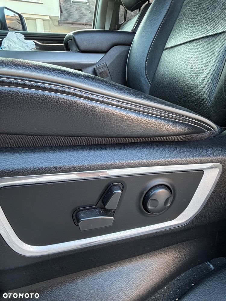 RAM 1500 5.7 eTorque Crew Cab Longbed Laramie Black - 17