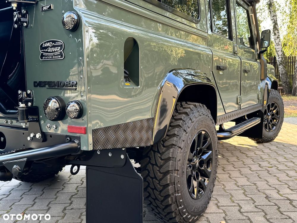 Land Rover Defender 110 2.2 TD4 SE Utility - 38