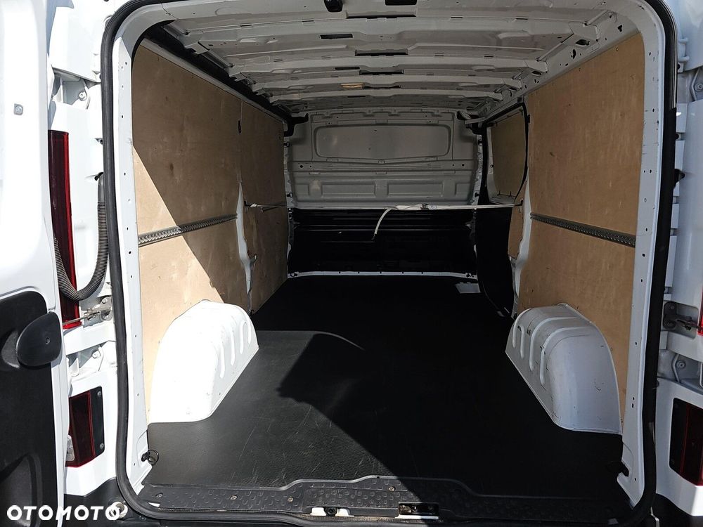 Renault Trafic - 21