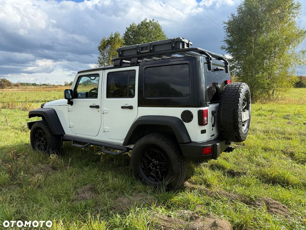 Jeep Wrangler - 32