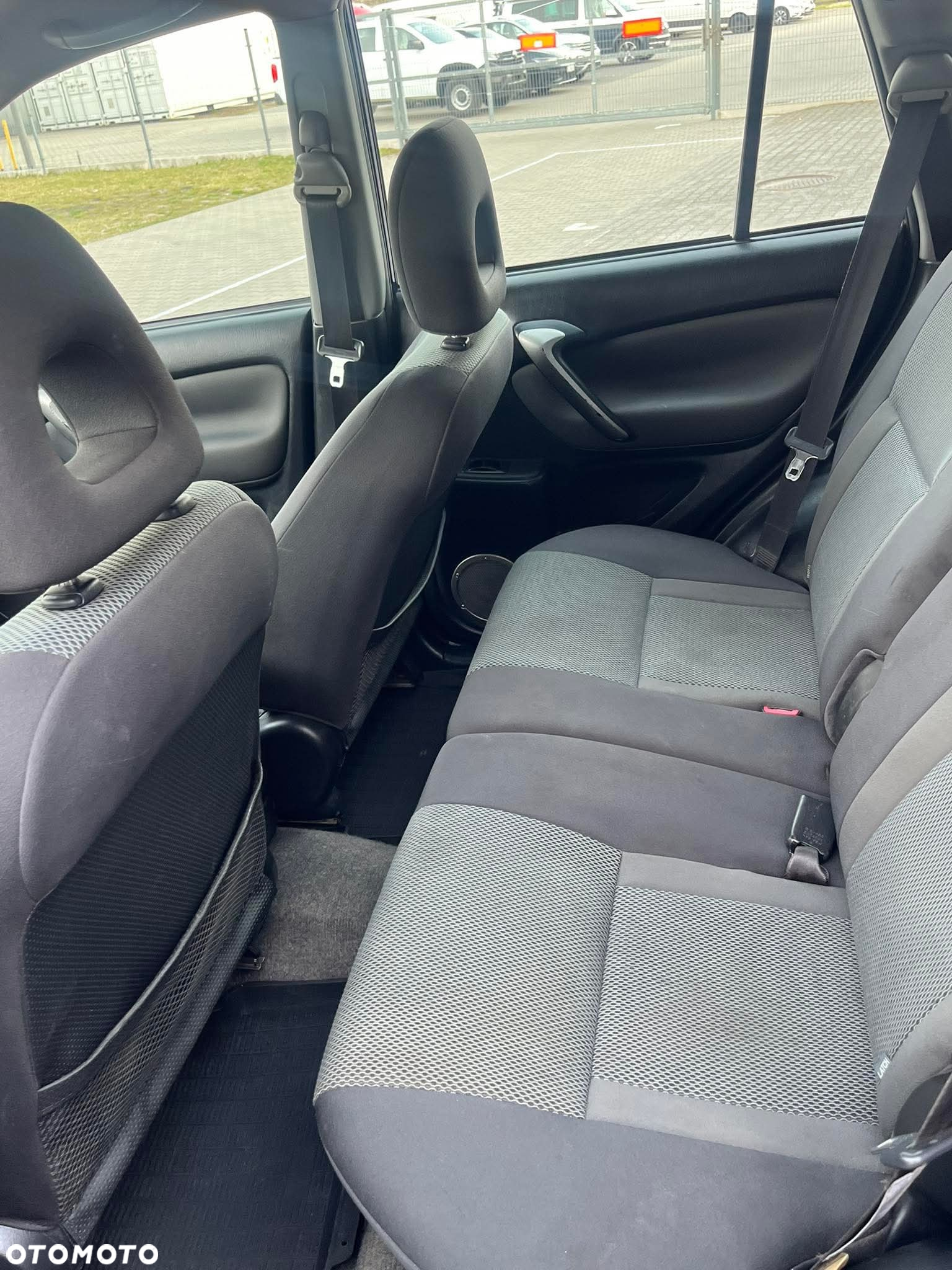 Toyota RAV4 1.8 VVT-i Luna 2WD - 11
