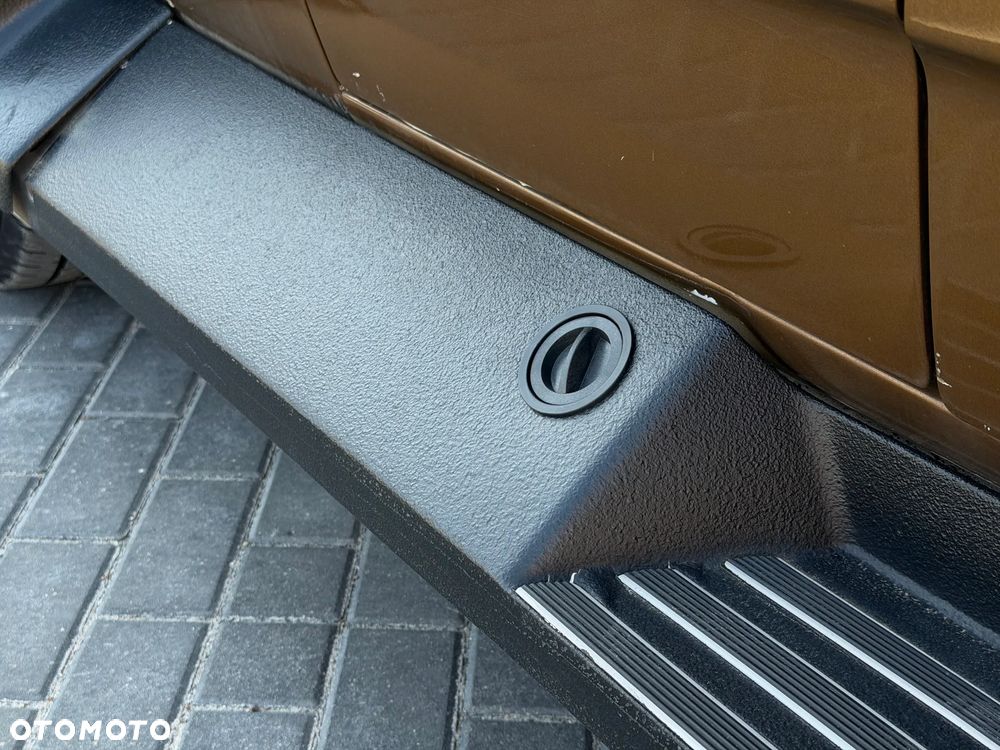 Chevrolet Chevy Van - 21