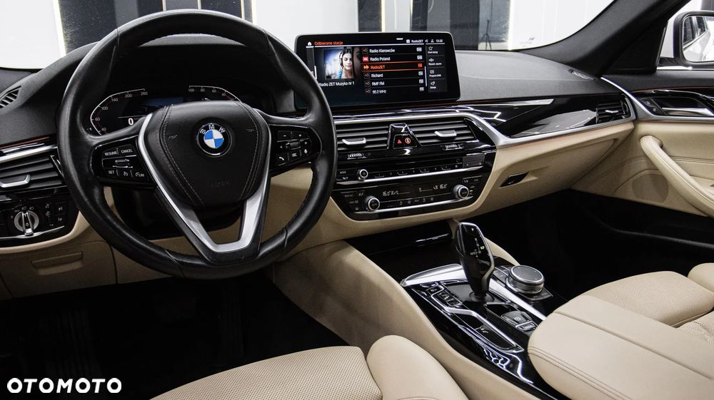 BMW Seria 5 520i mHEV - 14