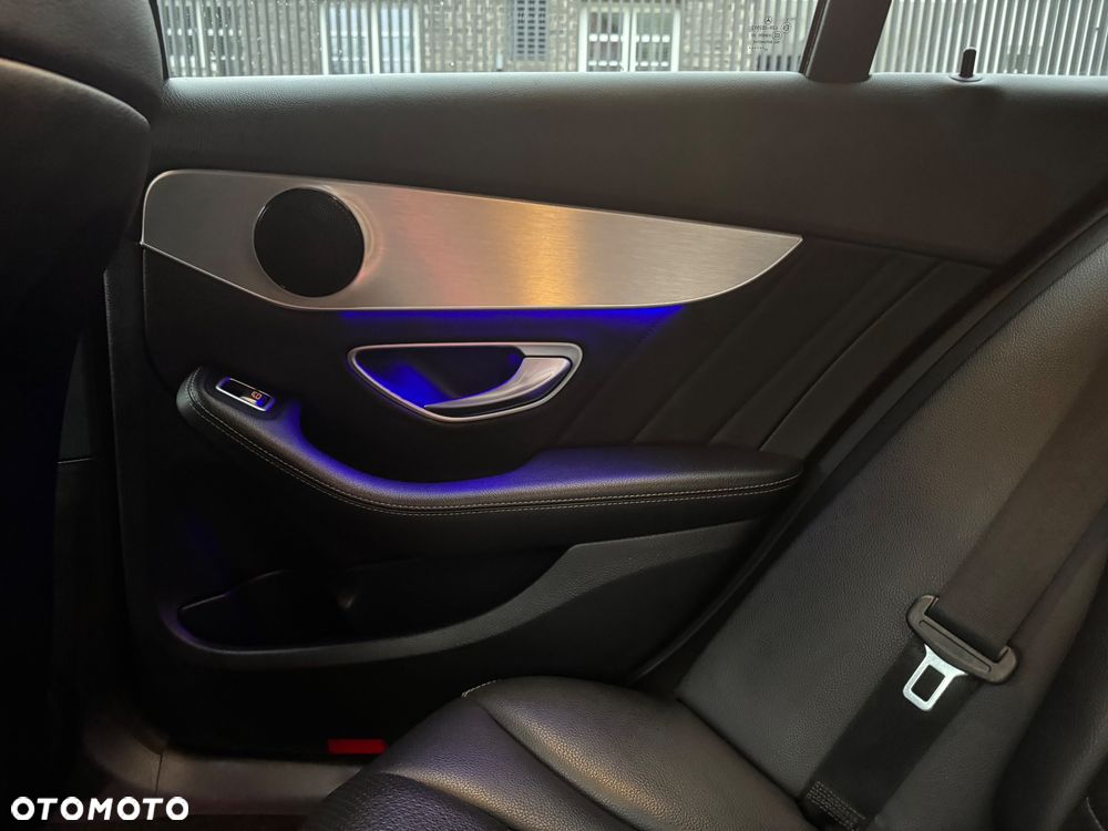 Mercedes-Benz Klasa C 200 d 9G-TRONIC - 22