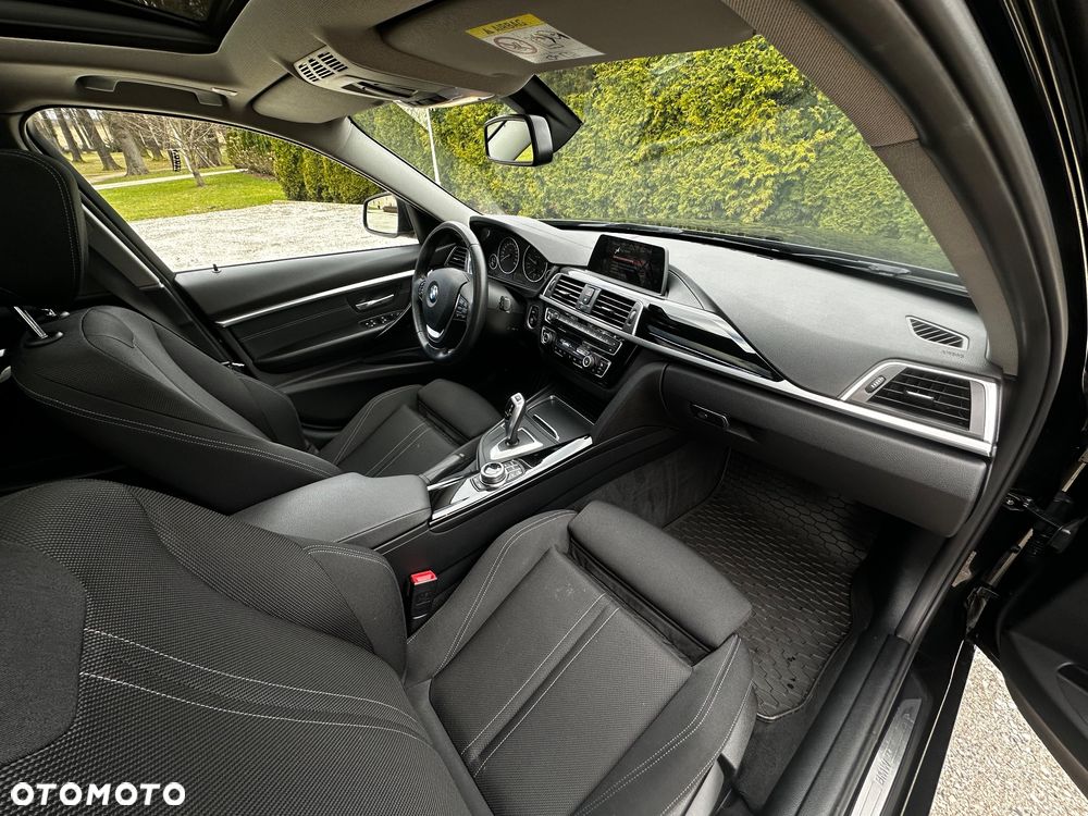 BMW Seria 3 325d Sport Line Shadow sport - 11