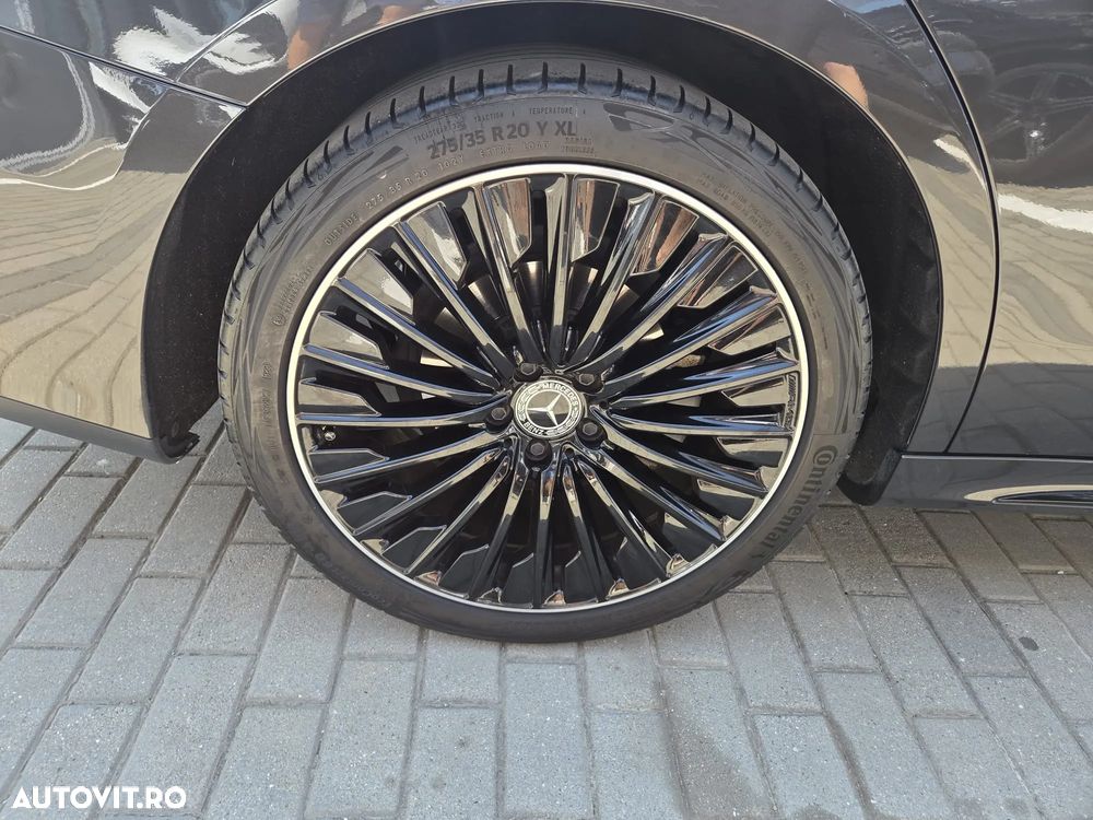 Mercedes-Benz E 220 d 4MATIC MHEV - 11