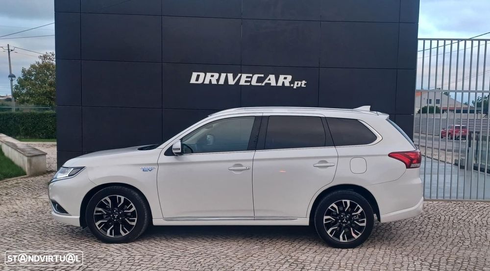 Mitsubishi Outlander - 10