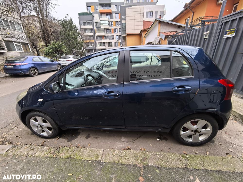 Toyota Yaris 1.3 Aut Sol - 2