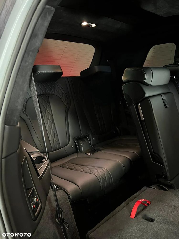 BMW X7 - 33