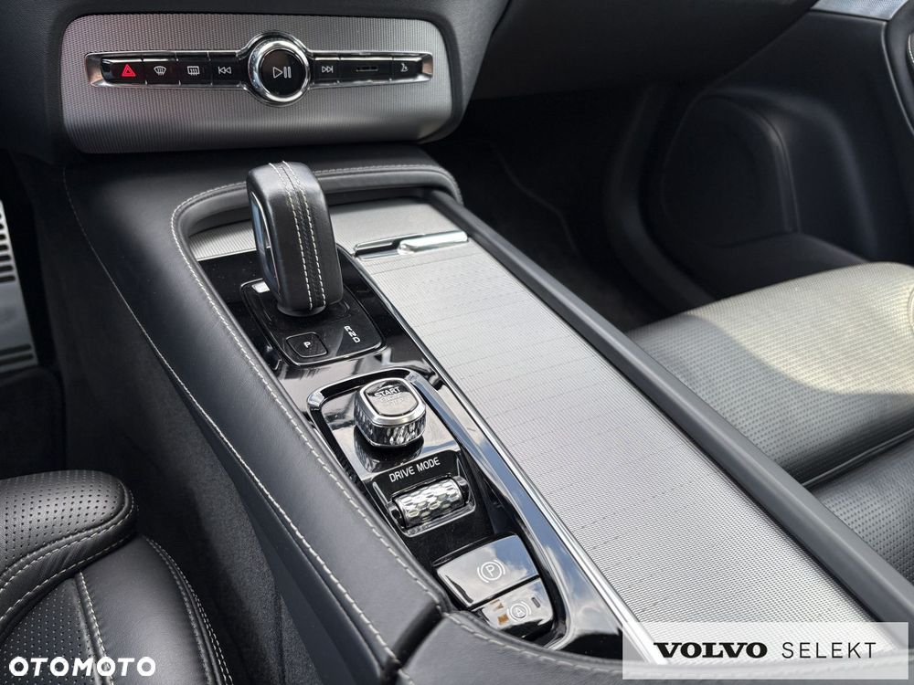 Volvo XC 90 - 24