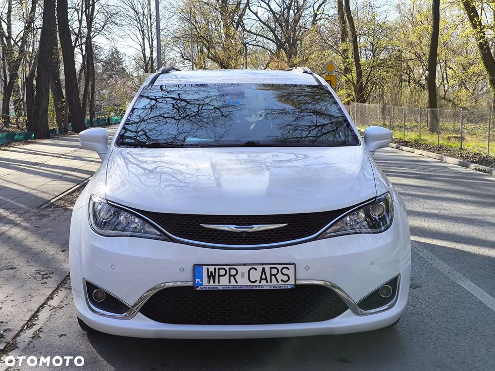 Chrysler Pacifica - 8