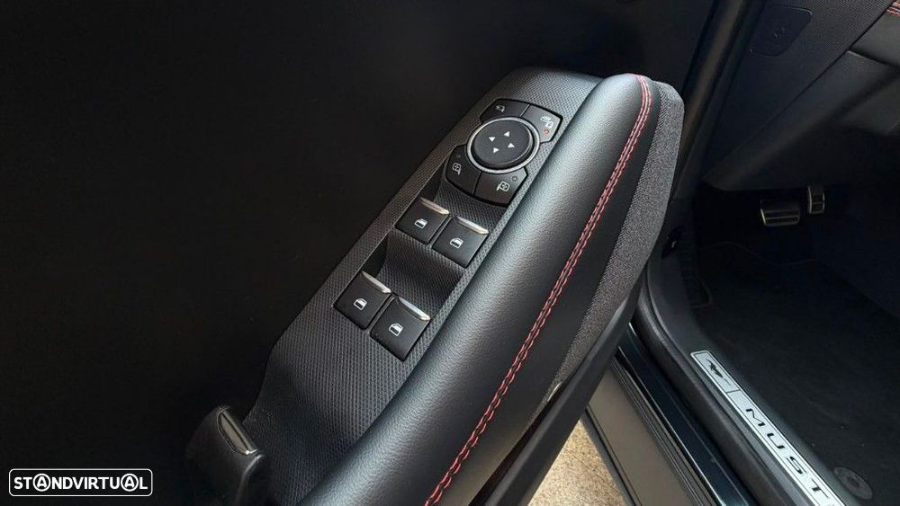 Ford Mustang Mach-E AWD PREMIUM - 9