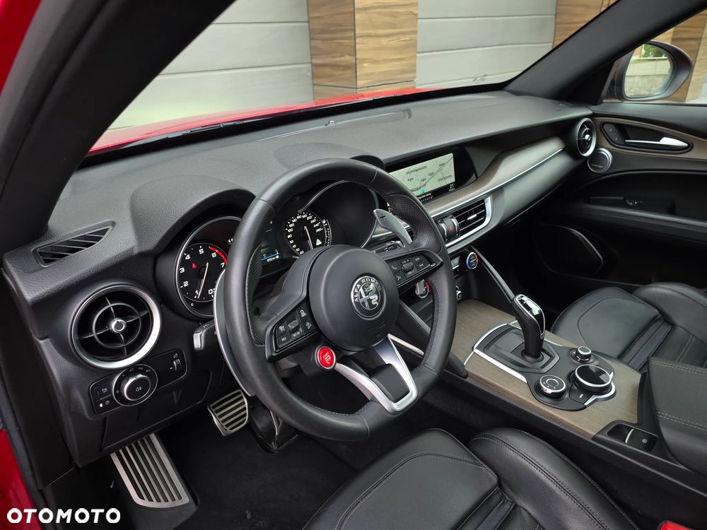 Alfa Romeo Stelvio 2.0 Turbo 16V AT8-Q4 First Edition - 21