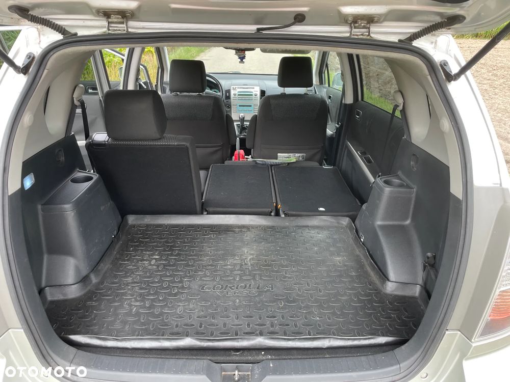 Toyota Corolla Verso - 14