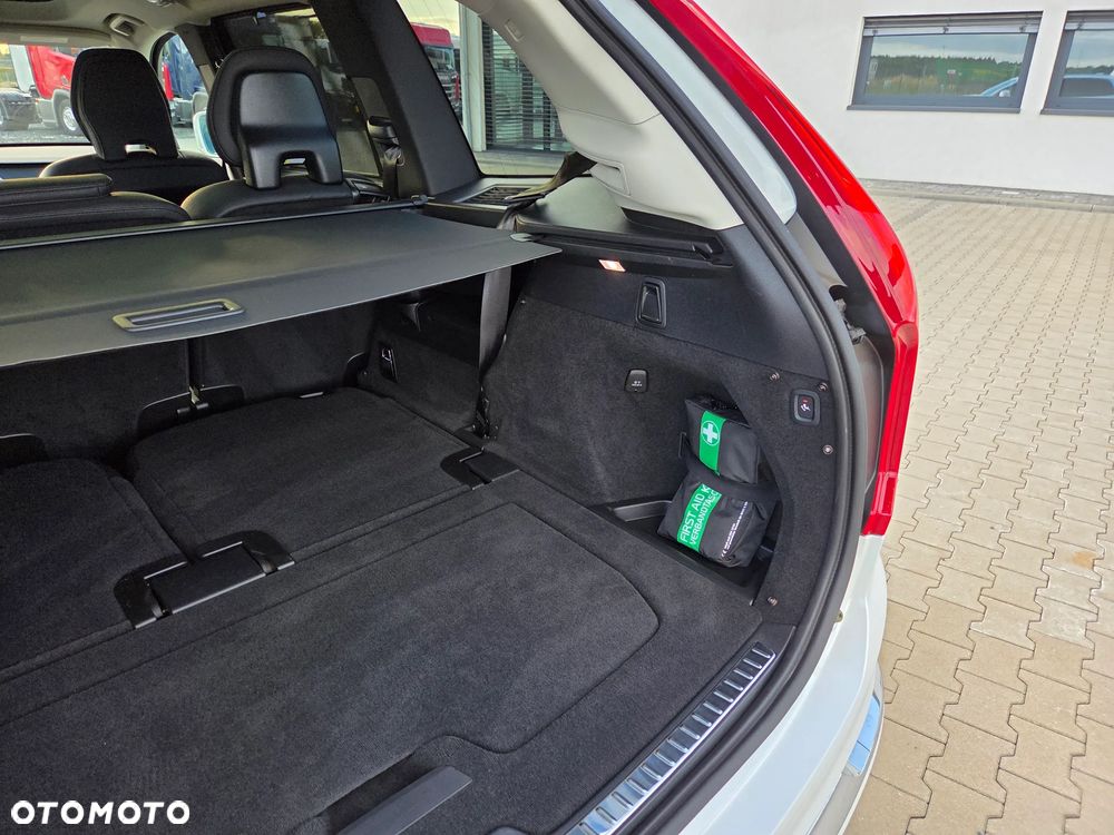 Volvo XC 90 B5 D AWD Plus Bright - 10