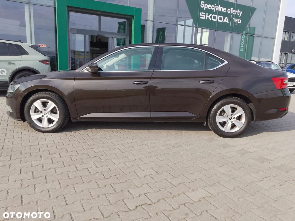 Skoda Superb 2.0 TDI Ambition DSG - 5