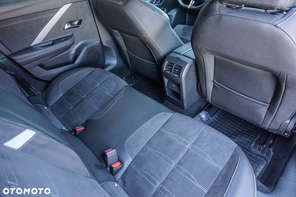 Opel Astra 1.2 T GS S&S - 34