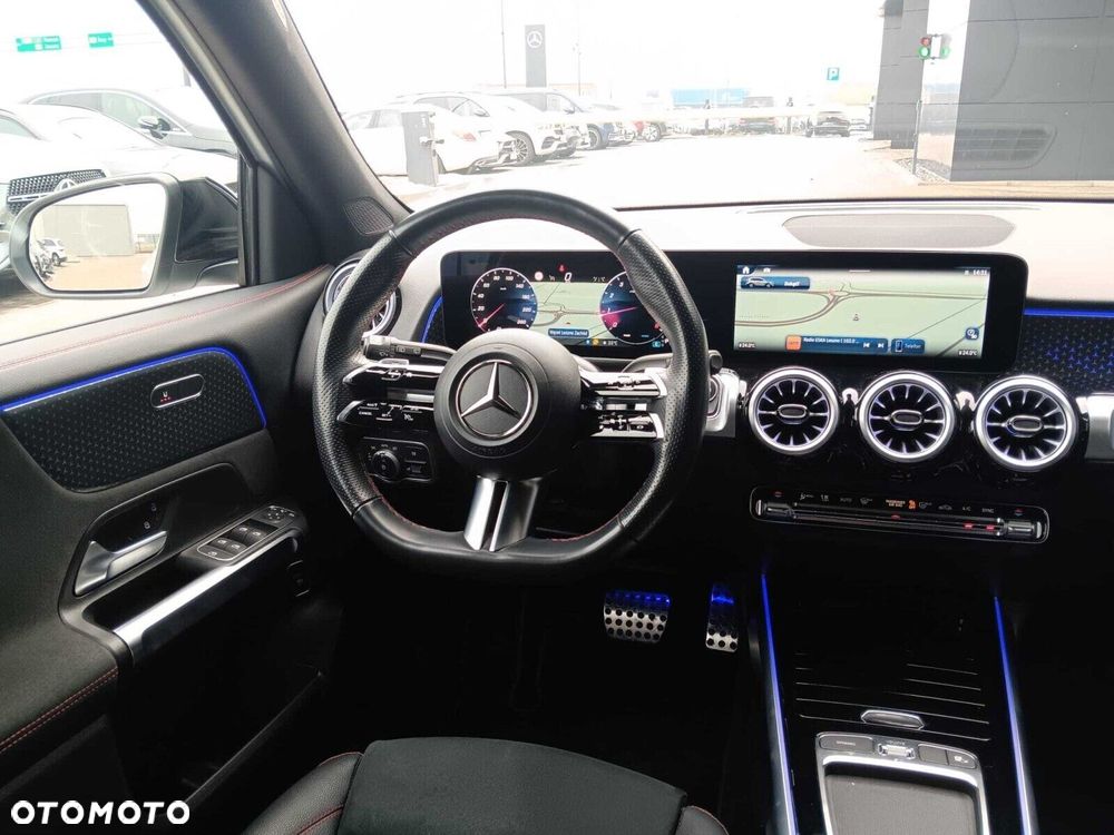 Mercedes-Benz GLB - 15