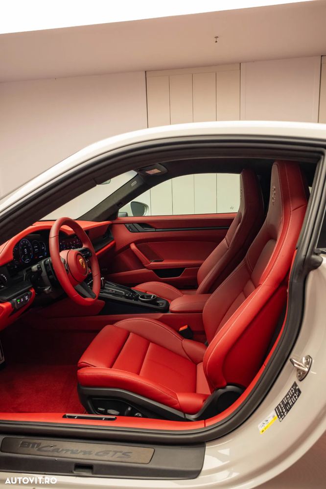 Porsche 911 Carrera 4 GTS PDK - 23