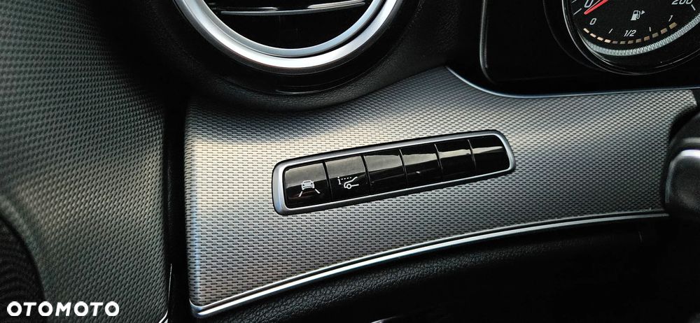 Mercedes-Benz Klasa E 220 d 4Matic 9G-TRONIC Avantgarde - 18