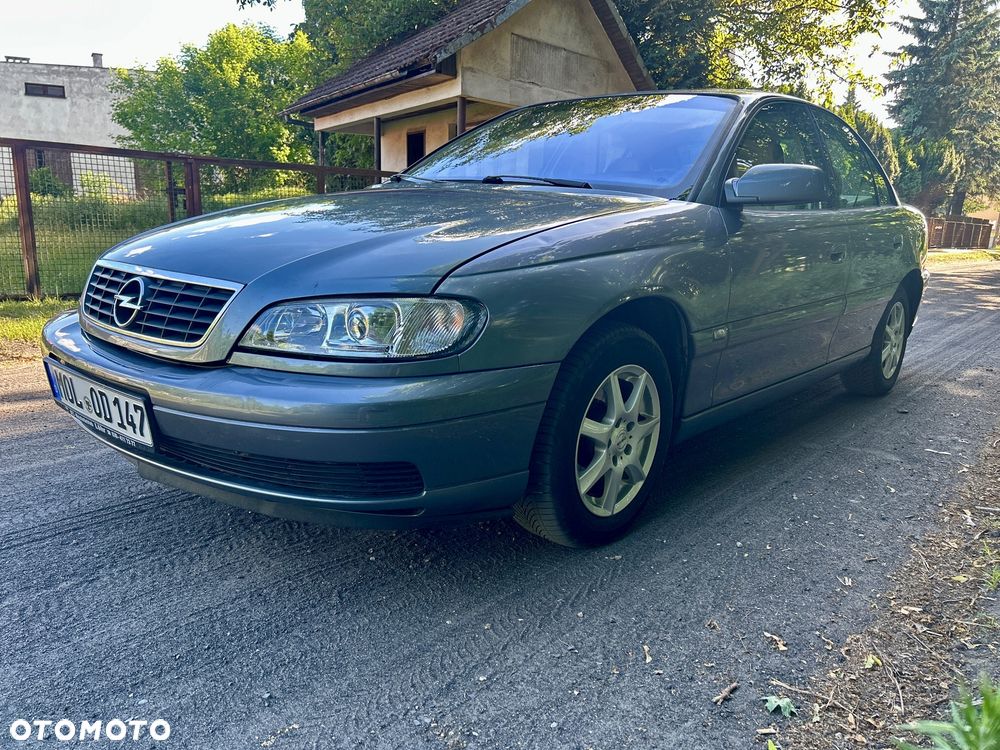 Opel Omega 2.2 Elegance - 1