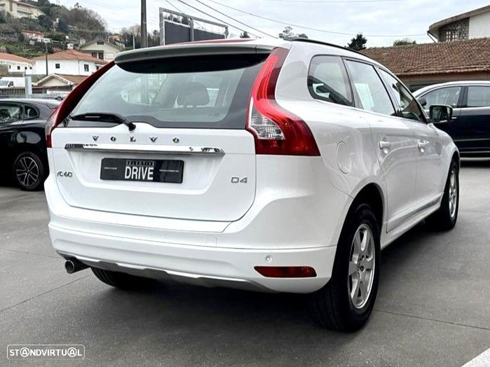 Volvo XC 60 D4 Momentum - 4