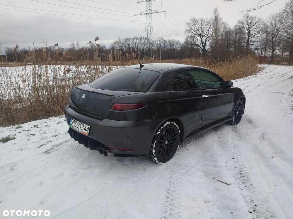 Alfa Romeo GT 1.9JTD 16V Distinctive - 6