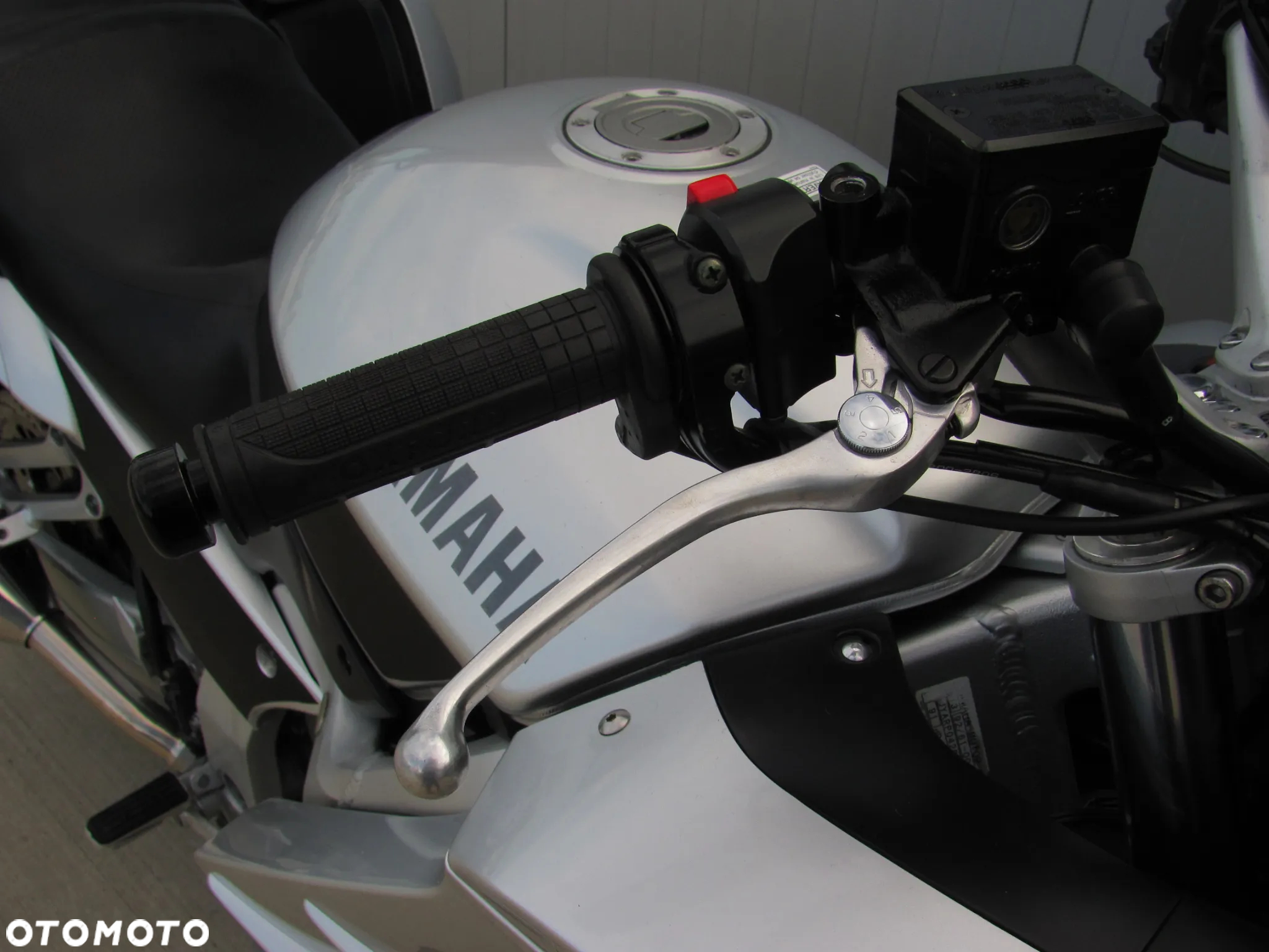 Yamaha FJR - 13