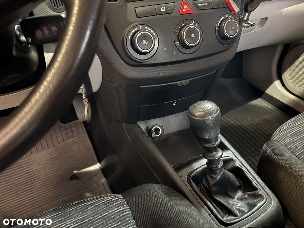 Kia Ceed - 9