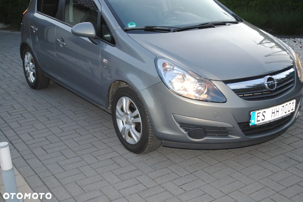 Opel Corsa 1.4 16V Innovation 110 Jahre - 2