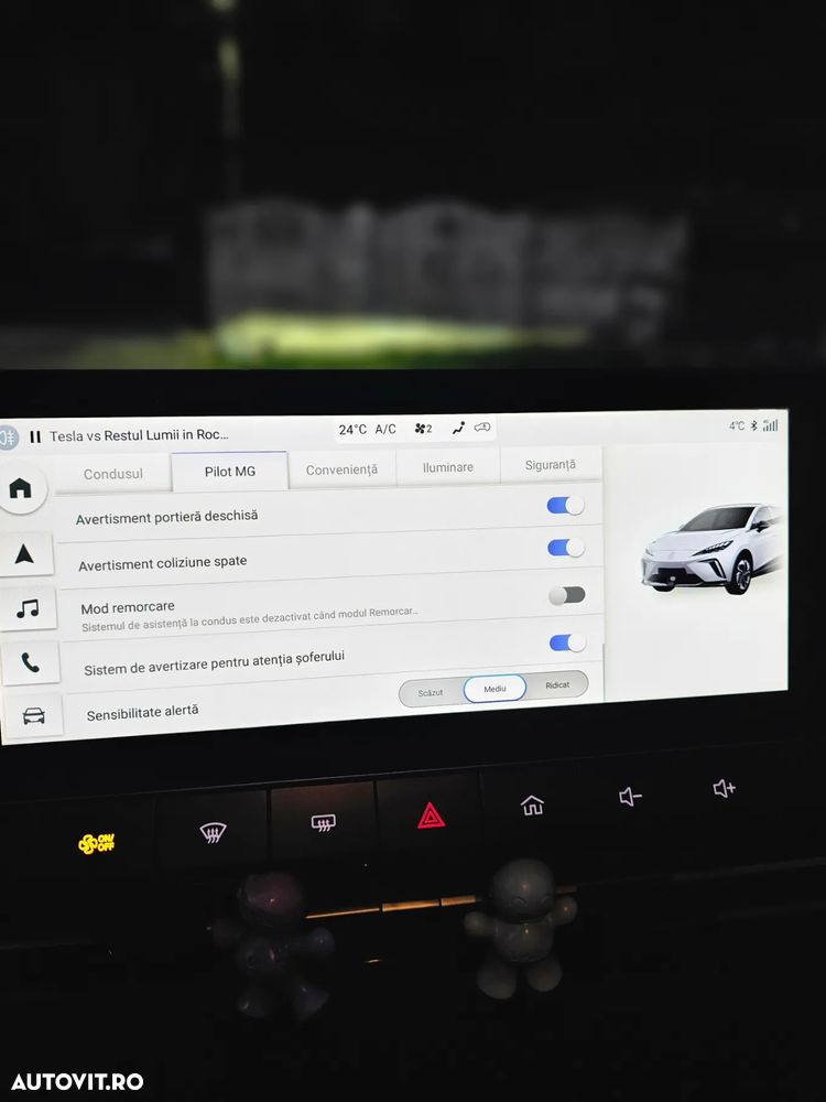 MG MG4 EV 64 kWh XPower - 28