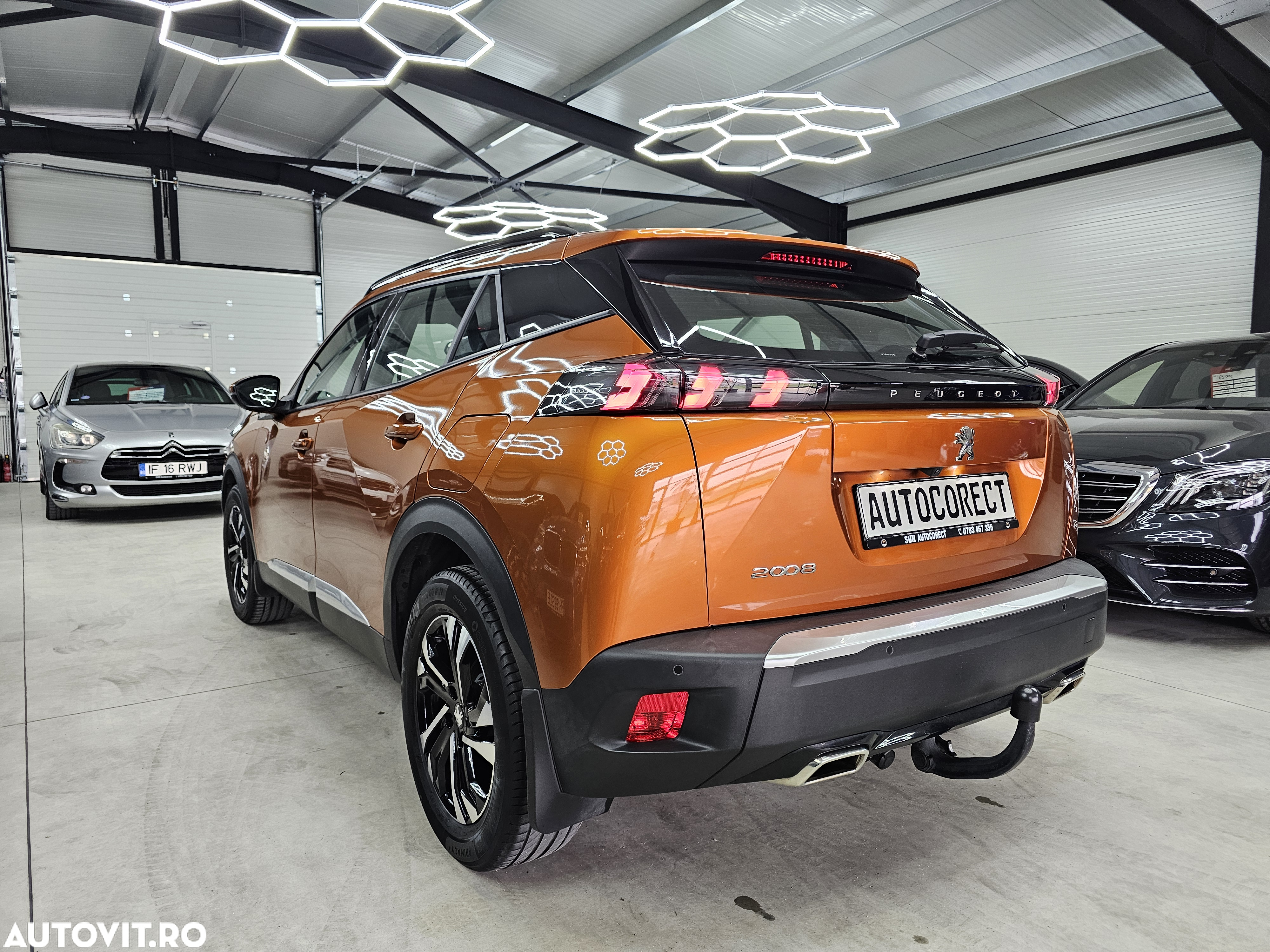 Peugeot 2008 PureTech 130 EAT8 Allure - 4