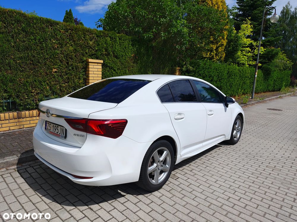 Toyota Avensis 1.8 Premium - 6