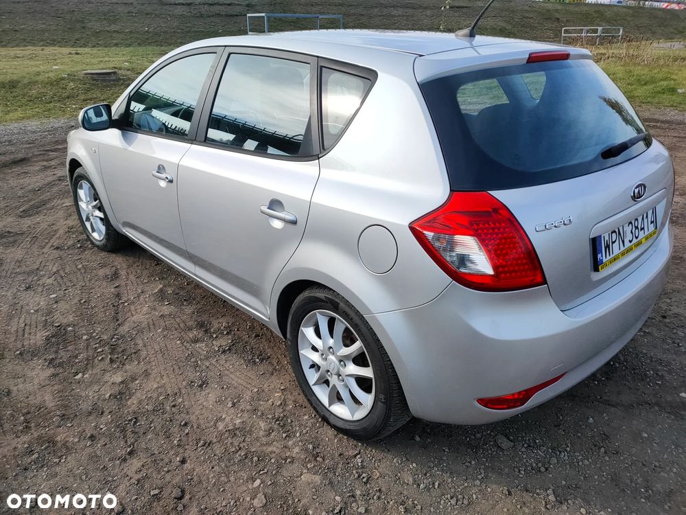 Kia Ceed 1.4 CVVT Attract - 14