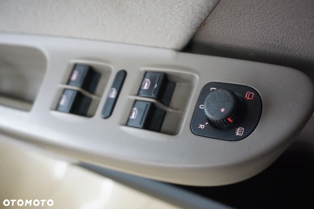 Volkswagen Passat 2.0 TDI Comfortline - 26