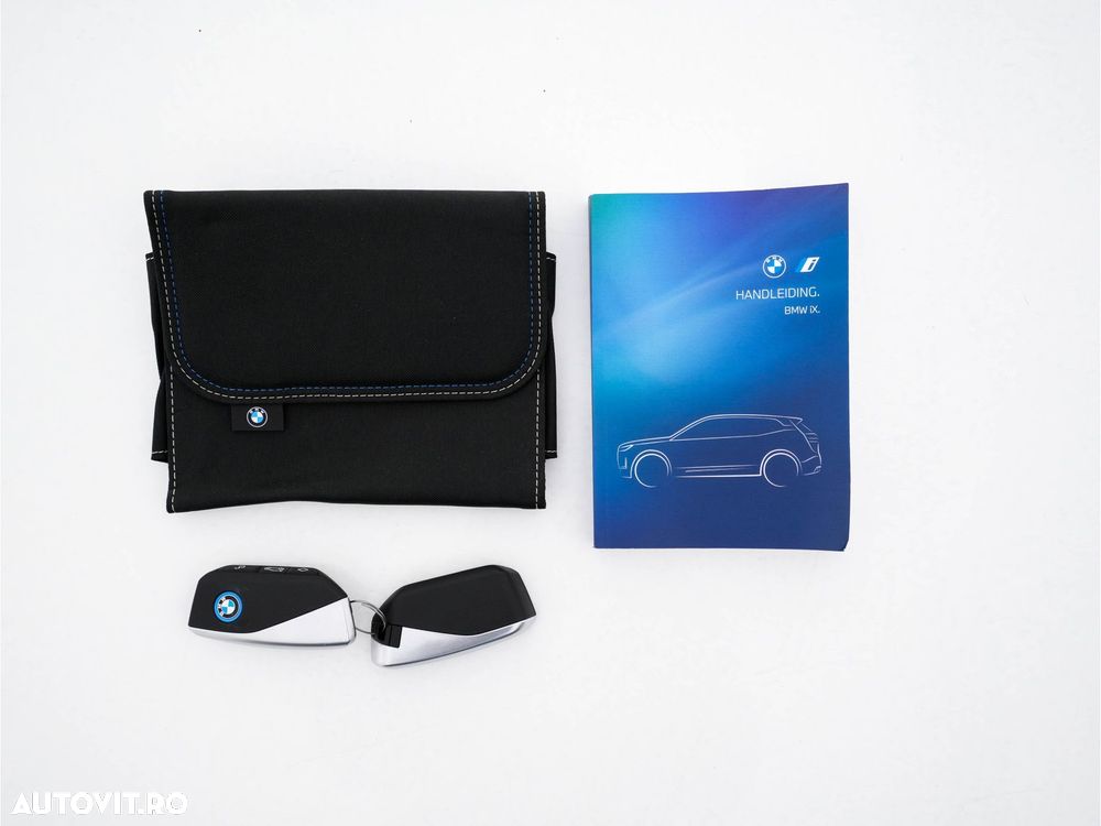 BMW iX xDrive40 - 8