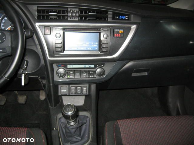 Toyota Auris 1.6 Premium - 13