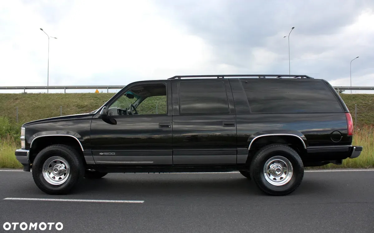Chevrolet Suburban - 5