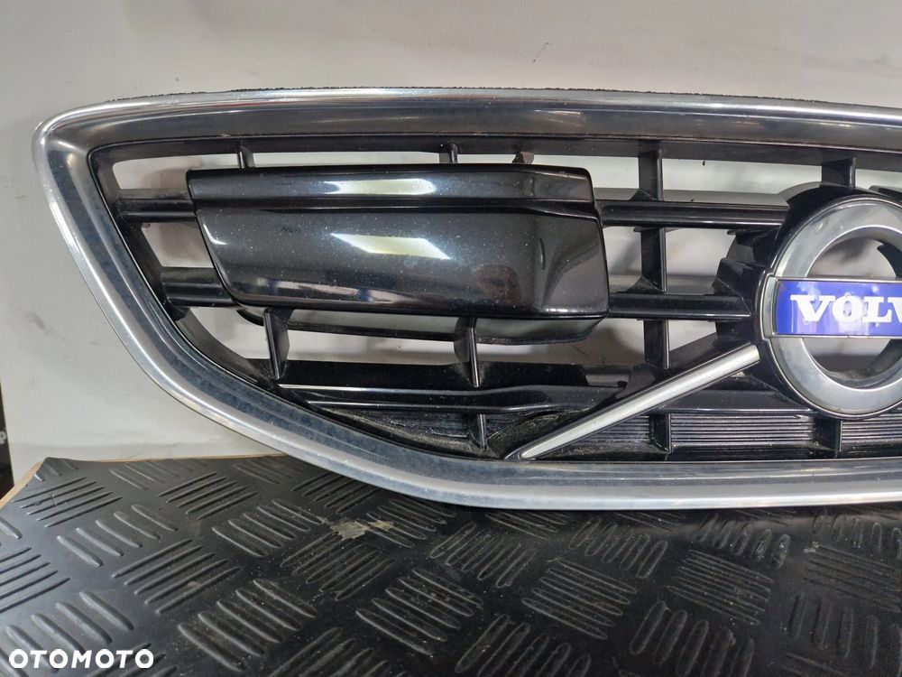 ATRAPA GRILL RADAR  VOLVO V40II 12-16R  31301892 - 2