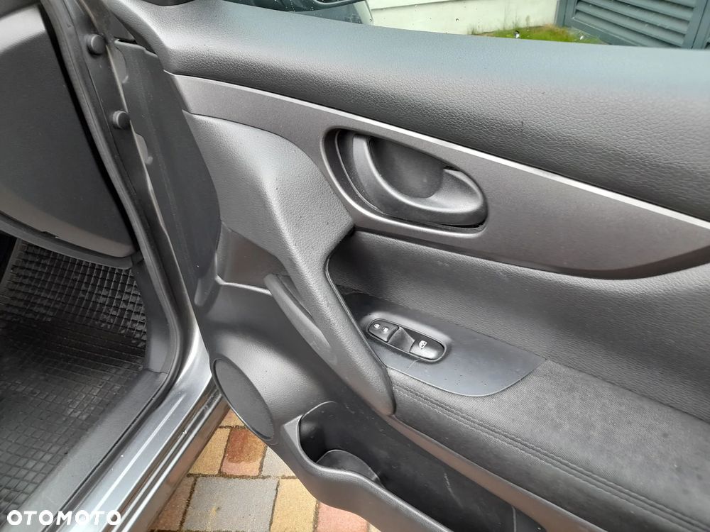 Nissan Qashqai 1.2 DIG-T Visia EU6 - 9