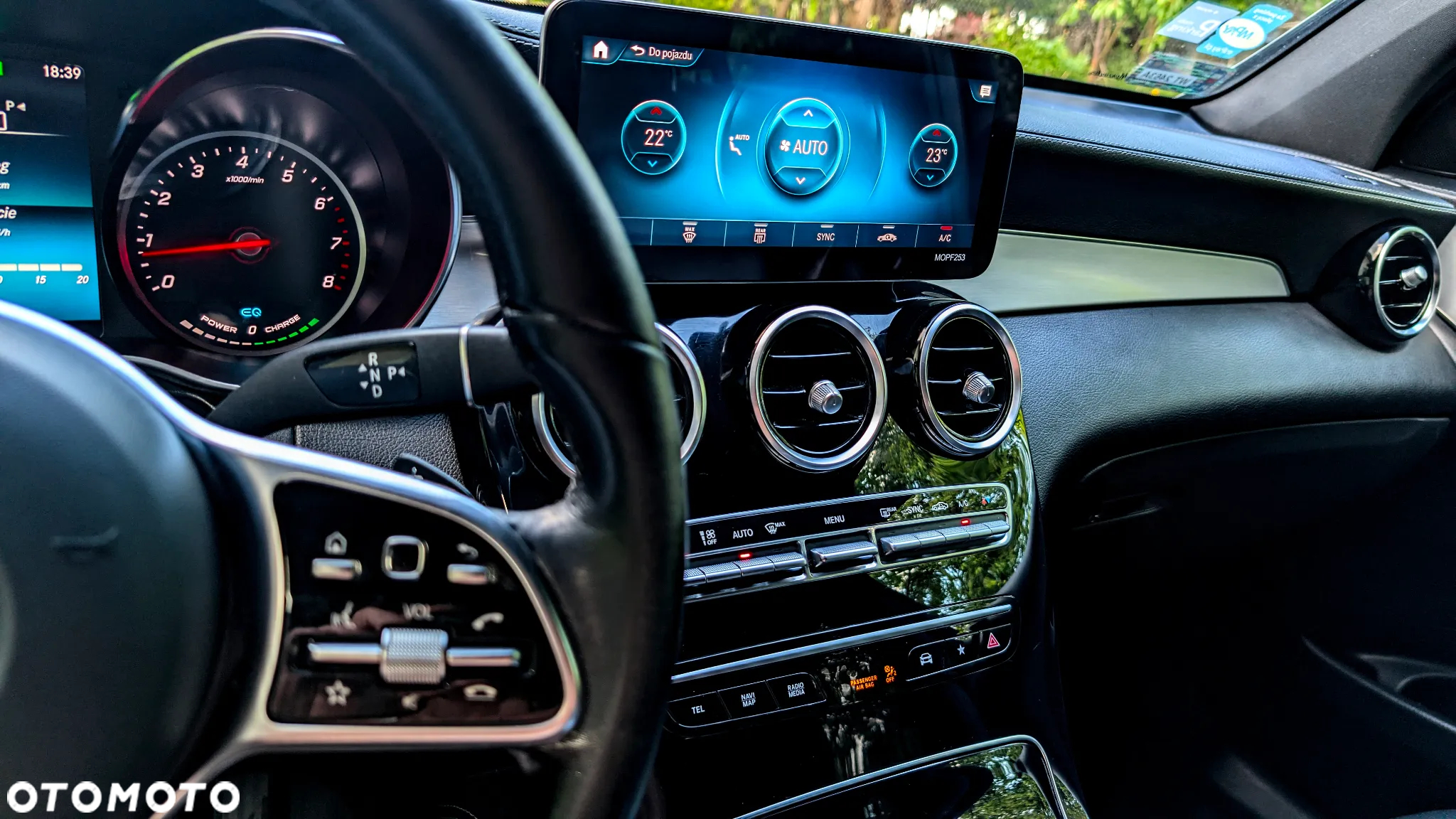 Mercedes-Benz GLC - 21