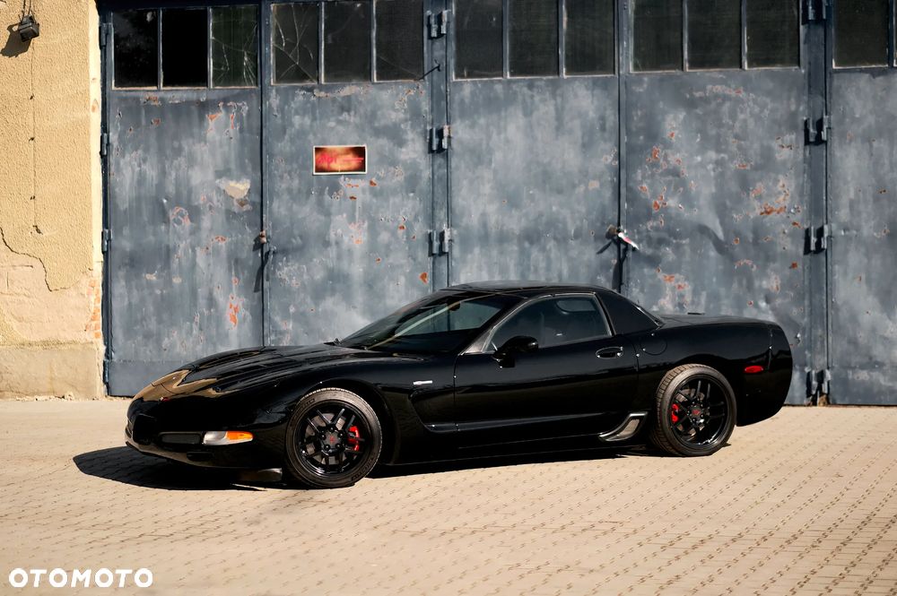 Chevrolet Corvette - 21