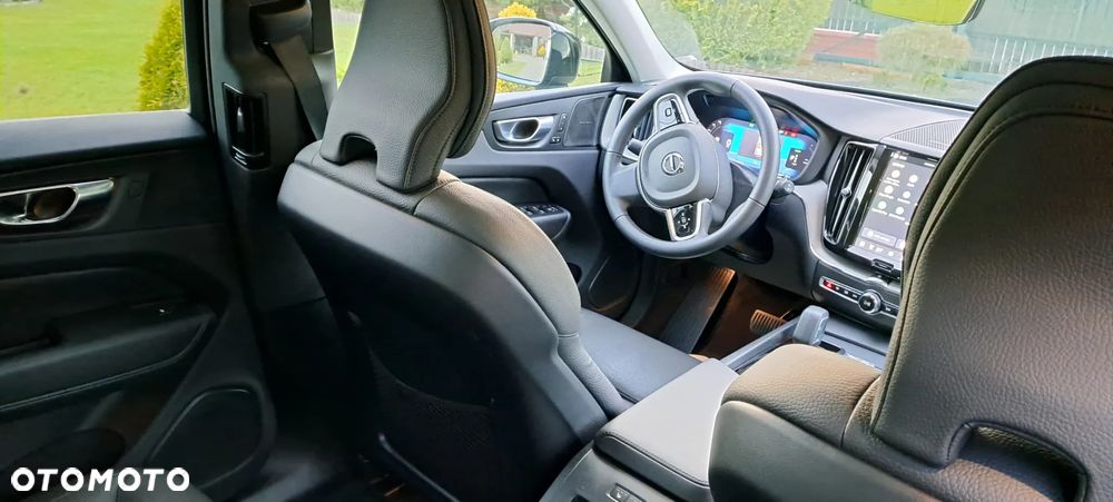 Volvo XC 60 T8 Plug-In Hybrid AWD Plus Black Edition - 11