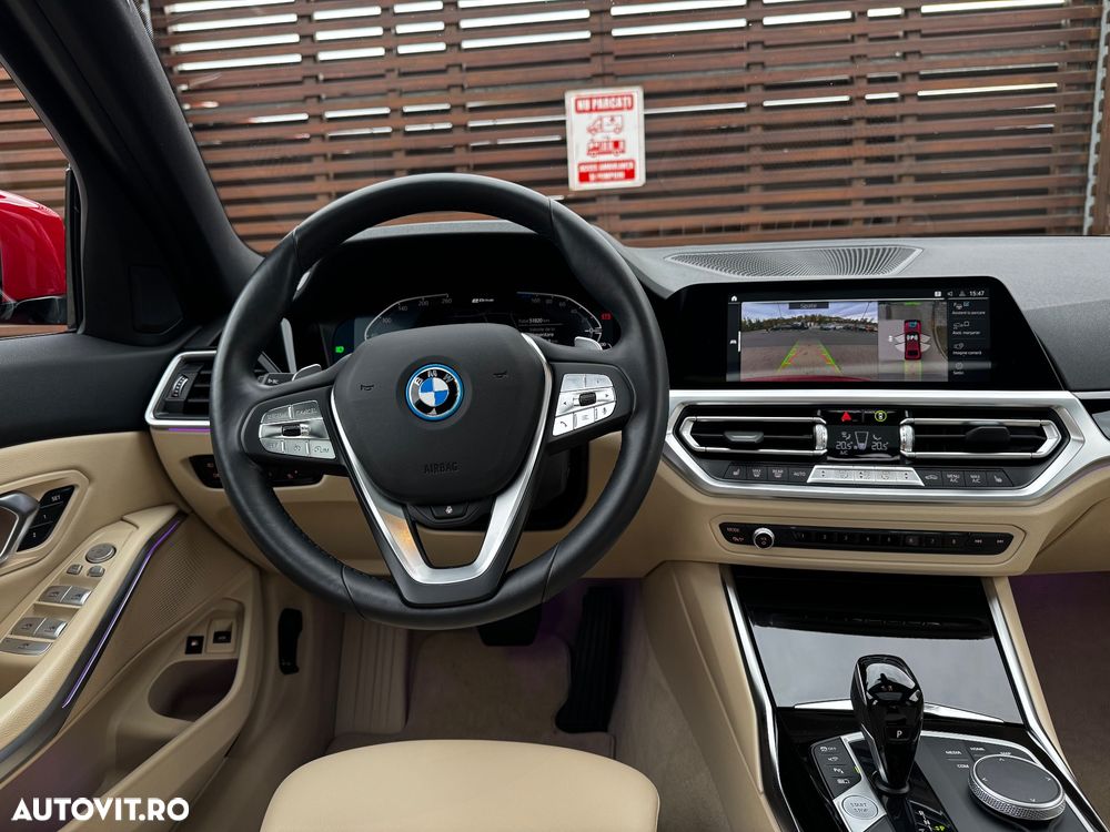 BMW Seria 3 330e xDrive Aut. Luxury Line - 28