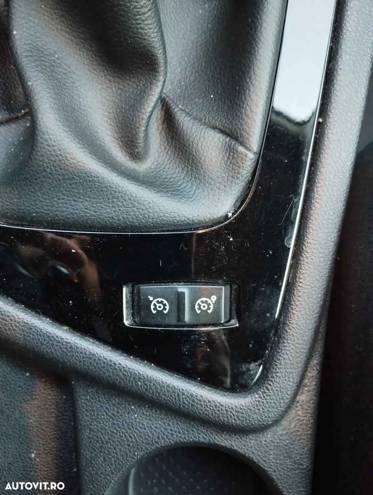 Renault Megane TCe 140 GPF Zen - 9