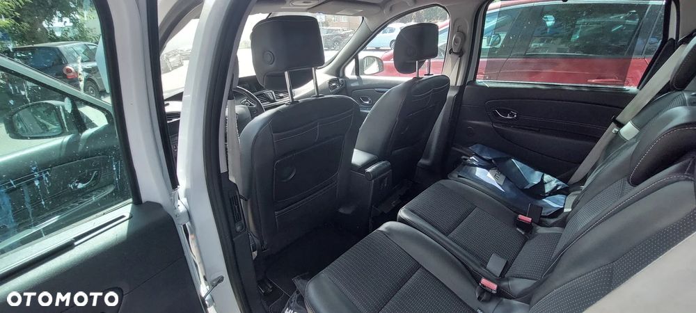 Renault Scenic 1.5 dCi Bose - 11