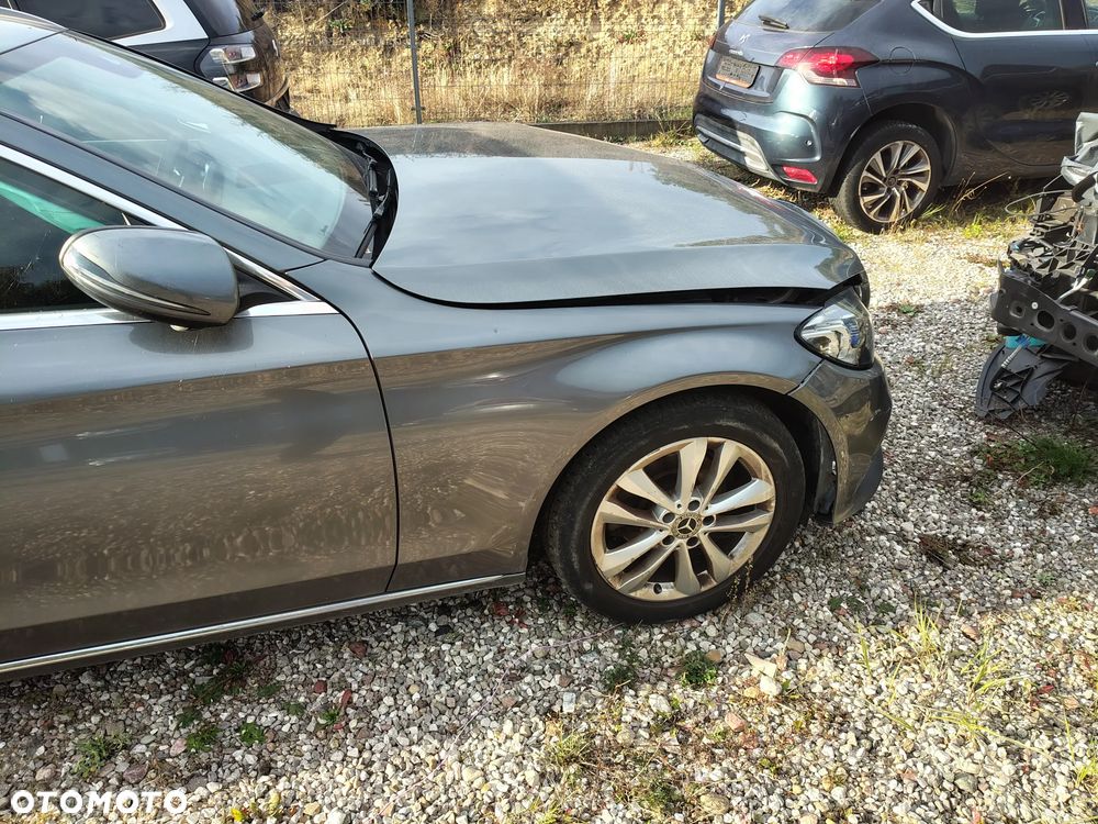 Mercedes-Benz C-Class 2018 photo 2
