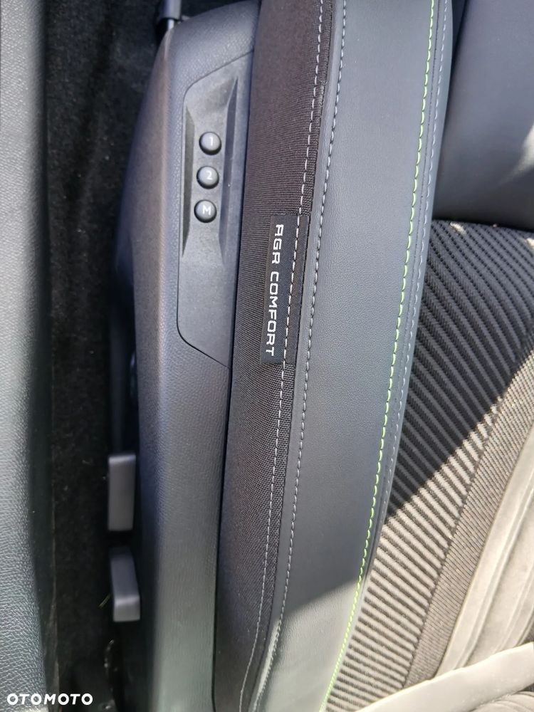 Peugeot 408 ver-1-2-puretech-mhev-gt-exclusive-s-s-e--dcs6 - 10