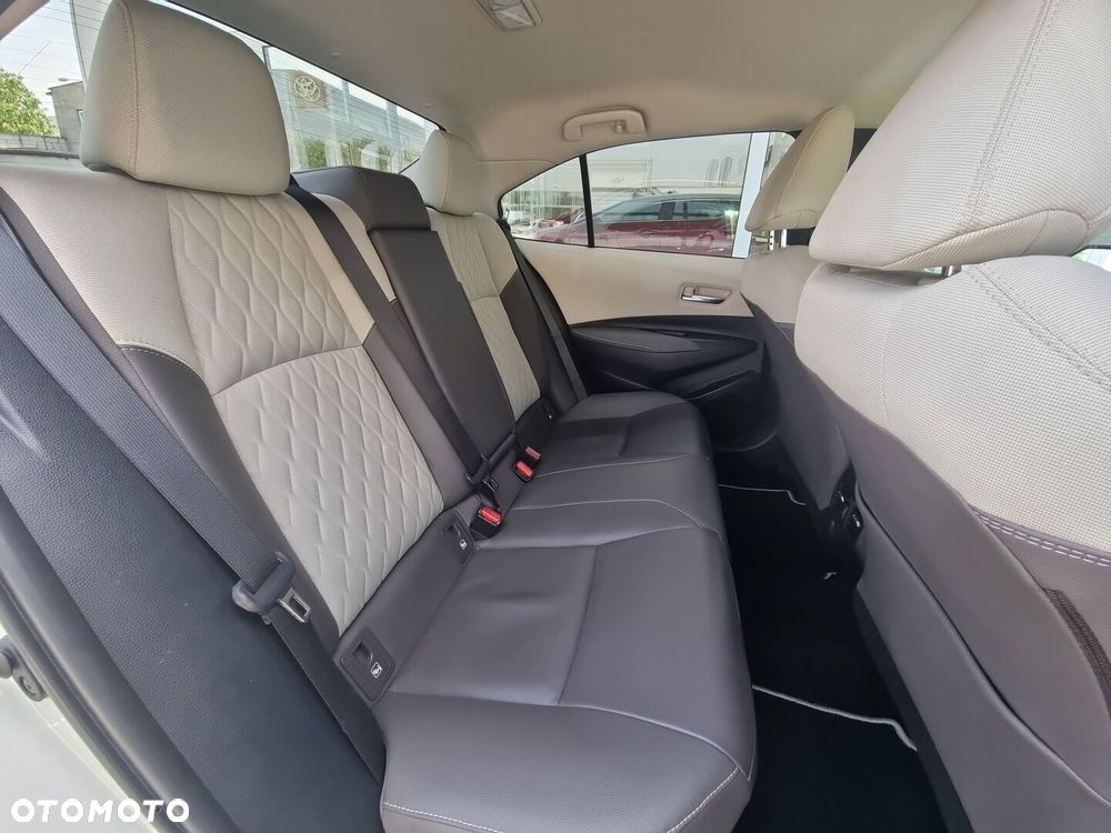 Toyota Corolla 1.8 Hybrid Executive - 12