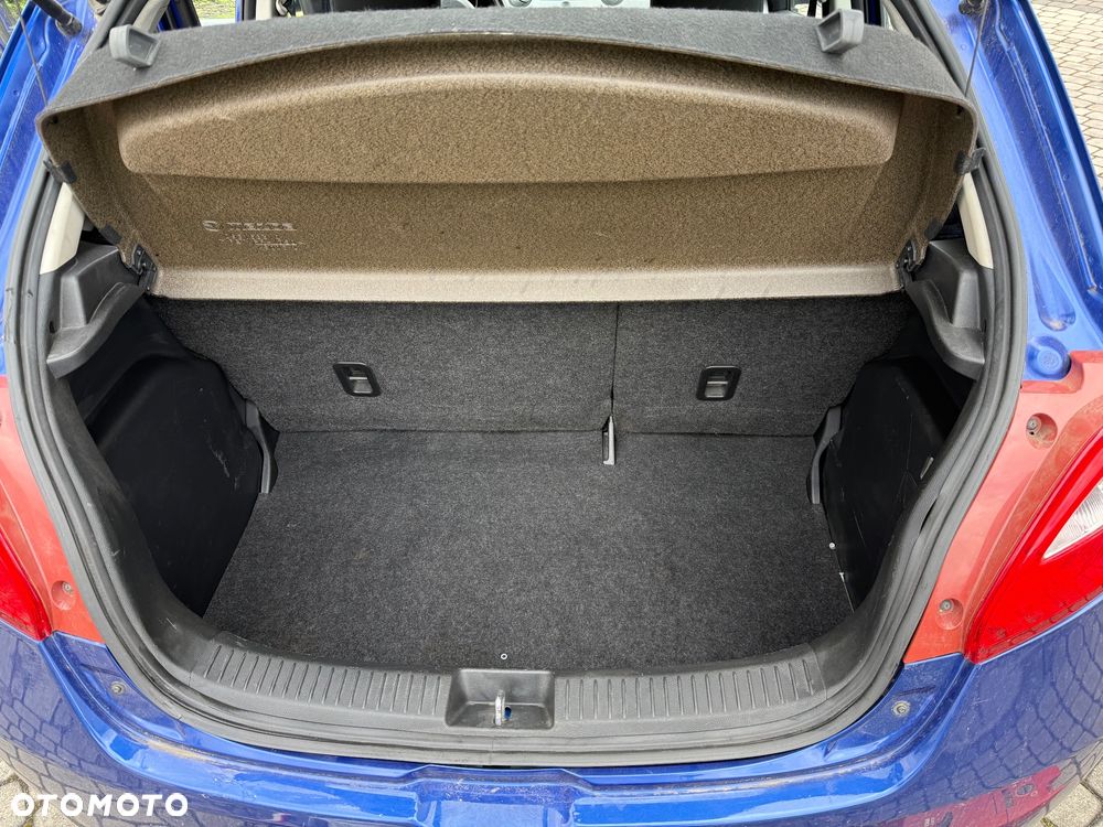 Mazda 2 - 6